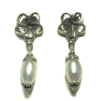 picture of Pearl & Flower Earrings