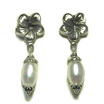 picture of Pearl & Flower Earrings